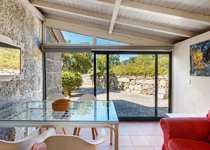 Casa De Andrães Camélias Hébergement de vacances *