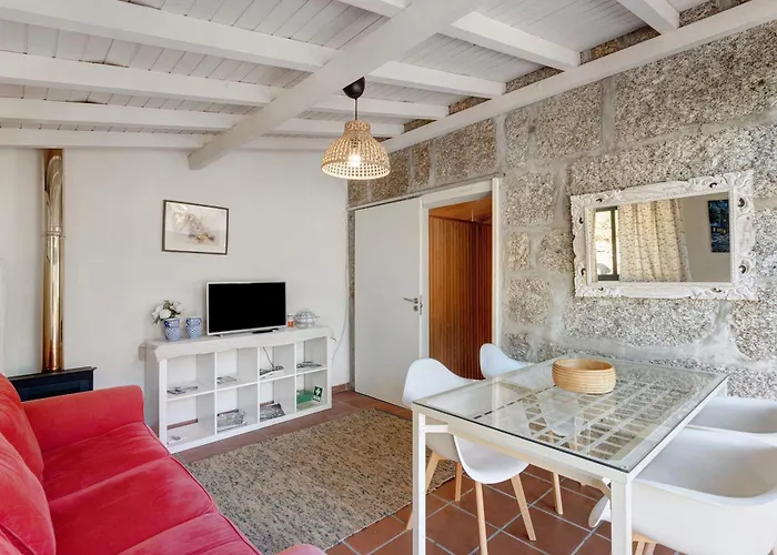 Casa De Andrães Camélias Hébergement de vacances