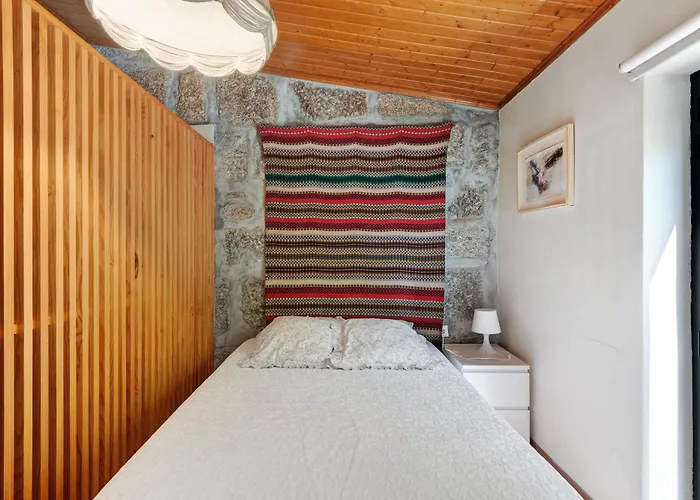 Casa De Andrães Camélias *